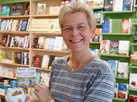 Schloss-Retter: Petra Büse-Leringer aus der Buchhandlung Bücherträume in Broich