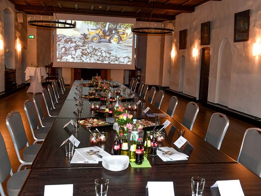 Konferenz im Rittersaal von Schloß Broich