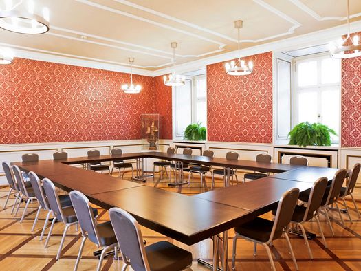 Bestuhlung für eine Konferenz im Kaminzimmer von Schloß Broich